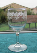 Verres a vin blanc en cristal