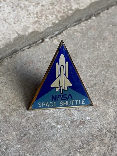 Pin nasa space shuttle - pin’s, ++