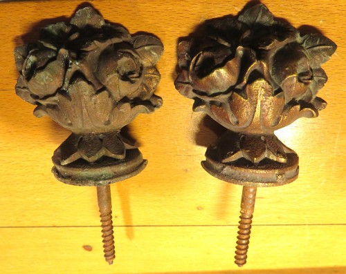 Embouts anciens pour tringle - ,