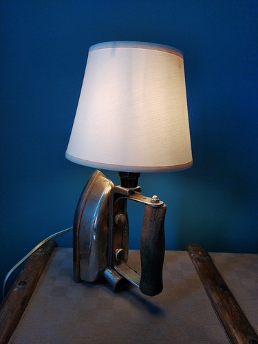 Lampe fer repasser ancien - lampe, a
