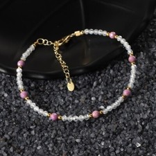 De délicats bracelets filles