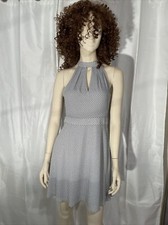 Express Sz 4 White Crossover