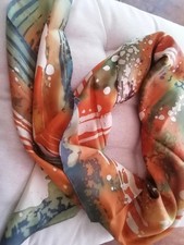 Foulard en soie peint à la