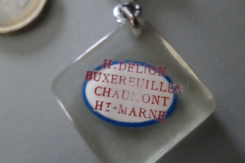 Old key fob bourbon esso - old,