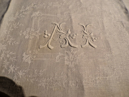 Monogramme brodé sur lin - monogramme, ai