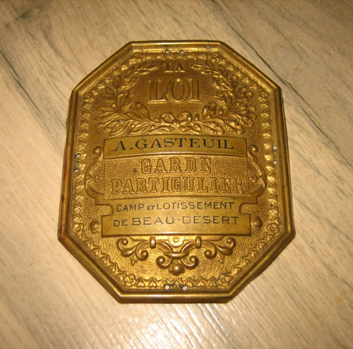 Ancienne plaque loi - ancienne, a