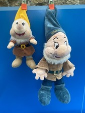 2 Peluche Authentique Disney Store Exclusive SNEEZY HAPPY Nain Blanche Neige