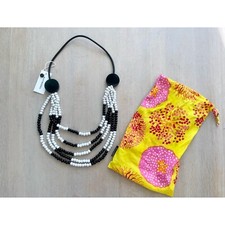 Collier Marimekko noir et