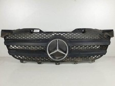 grille gauche capot MERCEDES