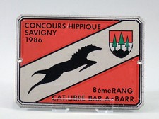  PLAQUE DE CONCOURS HIPPIQUE, Savigny 1986, alu peint, Suisse, équitation,cheval