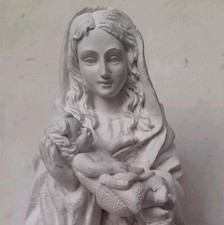 Ancienne Statue Religieuse