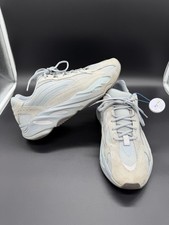 Adidas Yeezy Boost 700 V2