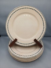 Lot de 7 assiettes en terre de
