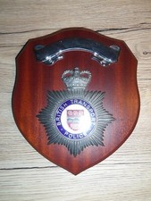 plaque murale, bouclier, écusson de la police anglaise british transport police