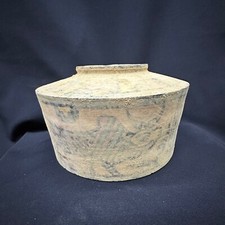 Ancien bol à vache peint en