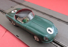 JOUEF 352 JAGUAR E VERT FONCE AVEC HARD TOP EXCELLENT ETAT