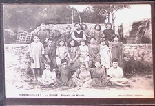 CPA  RAMBOUILLET  La Ruche  Un groupe d'enfants  gros plan