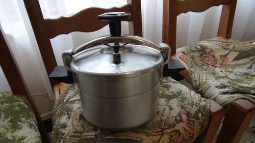 Ancienne cocotte minute - ancienne, seb