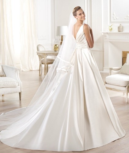 Bnwt pronovias ocumo - ocumo, ballgown