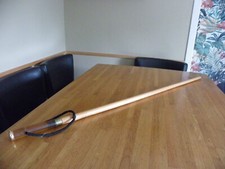 CANNE ANCIENNE EN BOIS - POMMEAU OR 14 CARATS ET PARTIE EN BAKÉLITE