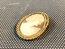 Ancienne petite broche cadre