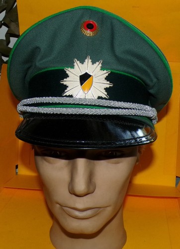 Casquette militaire de - ,