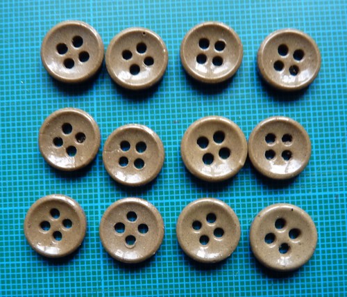 Lot boutons en - de, 12