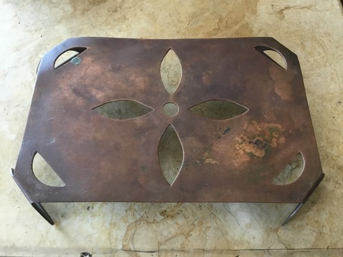 Dessous plat ancien en - dessous,