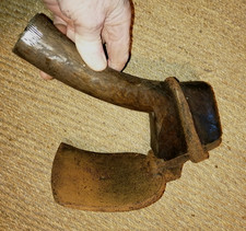 ancienne herminette Outil de charpentier menuisier 19 ème n°1