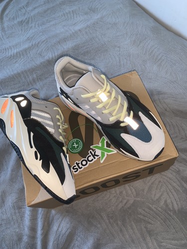 Adidas 700