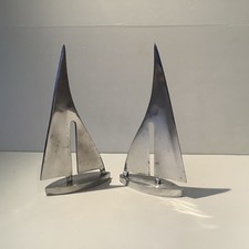2 Sculptures Stylisées