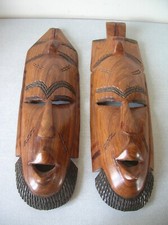 Lot de 2 anciens masques africains en bois sculpté Afrique de 40 cm