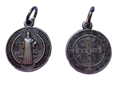 Petite médaille saint - petite,