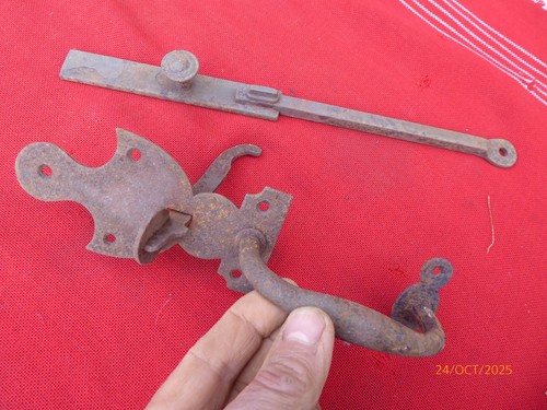 Loquet poucier fer forgé - en,