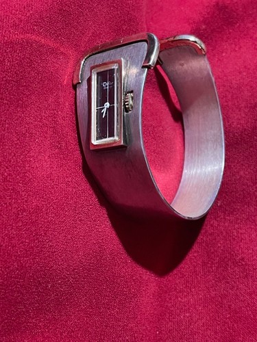 Rare montre bracelet style - de,