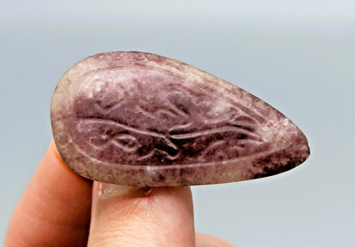 Belle broche - belle, pate