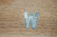 Ancienne - petite Lettre Enseigne En plomb - Mobilier Industriel : W - 2,5 cm -