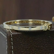 Bracelet 5,0 ct coupe ronde simulation diamant ouvrant finition or jaune 14...