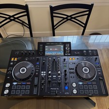 Pioneer DJ XDJ-RX2 +