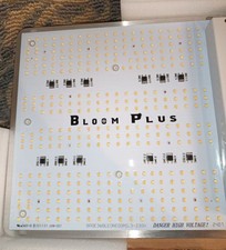 Lampe pour plantes de Bloom Plus