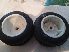 2 roues kyosho 510/100/62 vintage