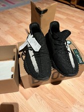 Yeezy Boost 350 V2 Core Black