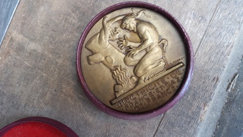 Ancienne médaille bronze - ancienne,