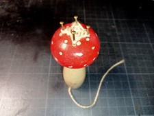 Tricotin bois ancien Champignon jouet tricot - strickliesel - 8.5 cm