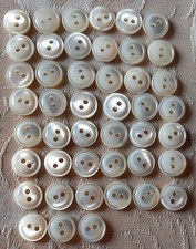 45 ANCIENS  BOUTONS EN NACRE