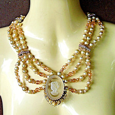 J914/ COLLIER  DRAPERIE PERLES
