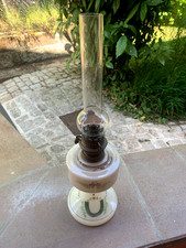 ANCIENNE LAMPE A PETROLE EN OPALINE  OBJET METIER ART POPULAIRE