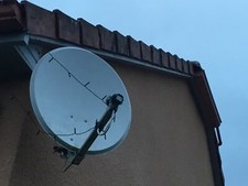 HDSAT Parabole satellite acier 60cm avec Support LNB en Acier Galvanisé