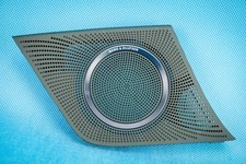 Grille de haut-parleur droite