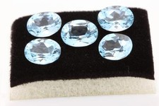 Topaze bleu ( sky blue ) . IF